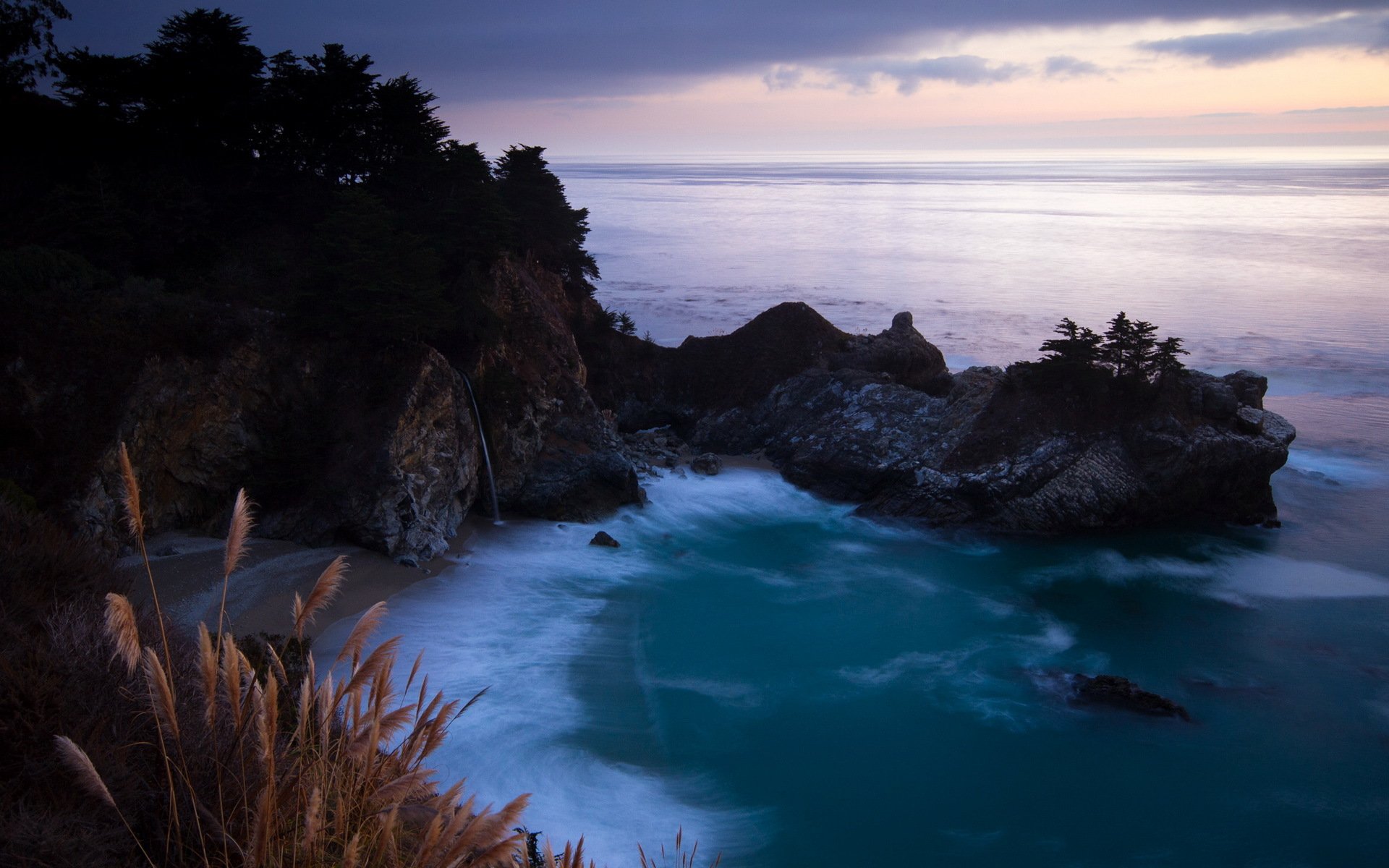 mcway falls paesaggio california