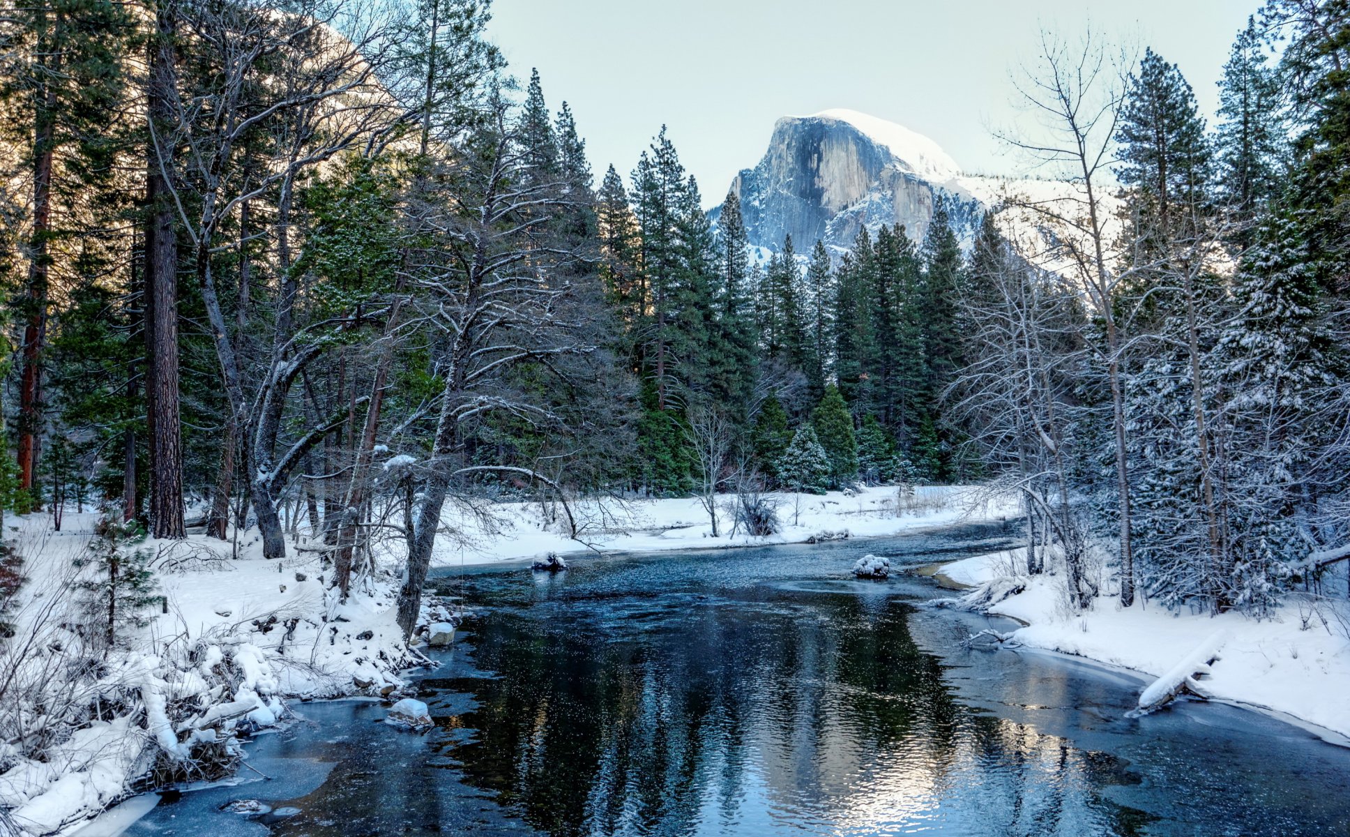 stati uniti parco nazionale di yosemite california inverno neve foresta montagne fiume alberi