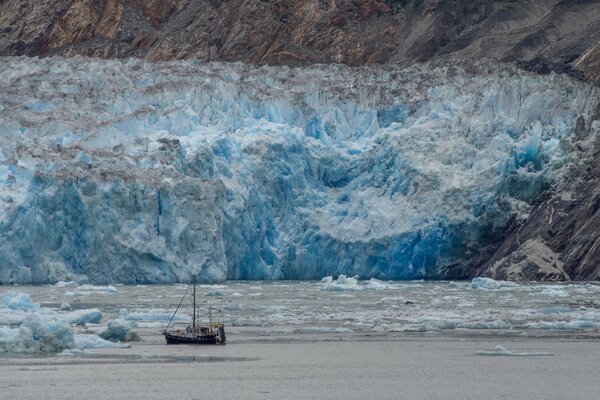 Горы море корабль пейзаж природа