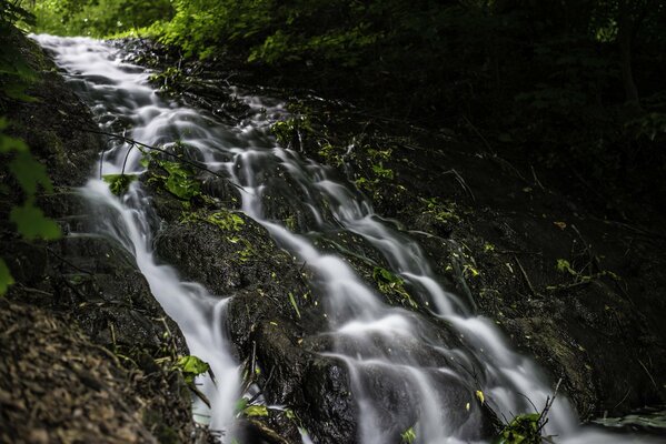 Hermosas Brisas del flujo de agua