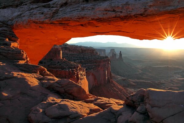 Soirée avec vue sur le coucher de soleil dans le Canyon