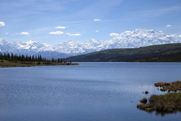 Catena montuosa dell Alaska lago Wonder