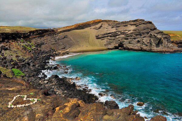 La costa del océano hermoso corazón