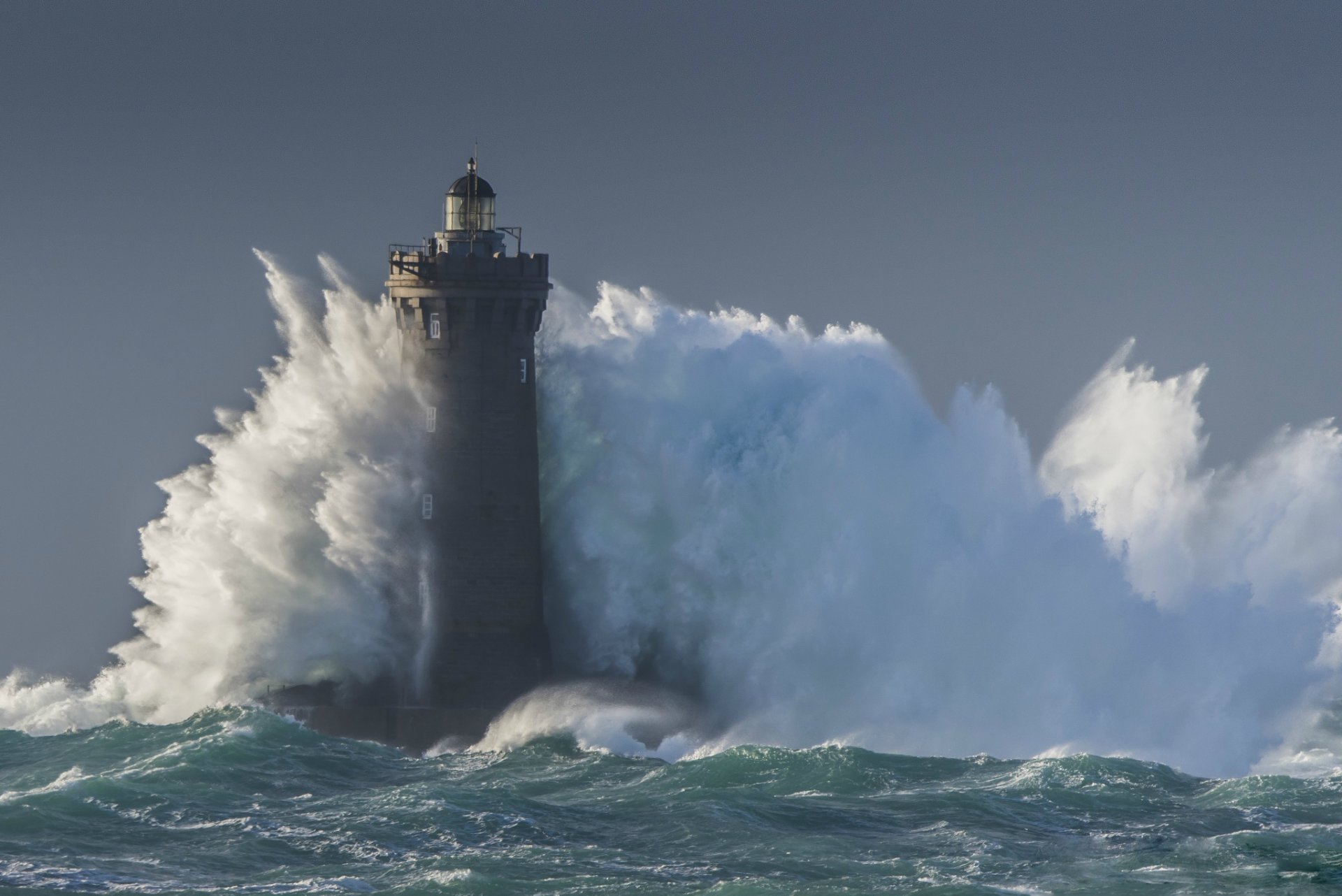 mer tempête bleu phare vague tempête hd