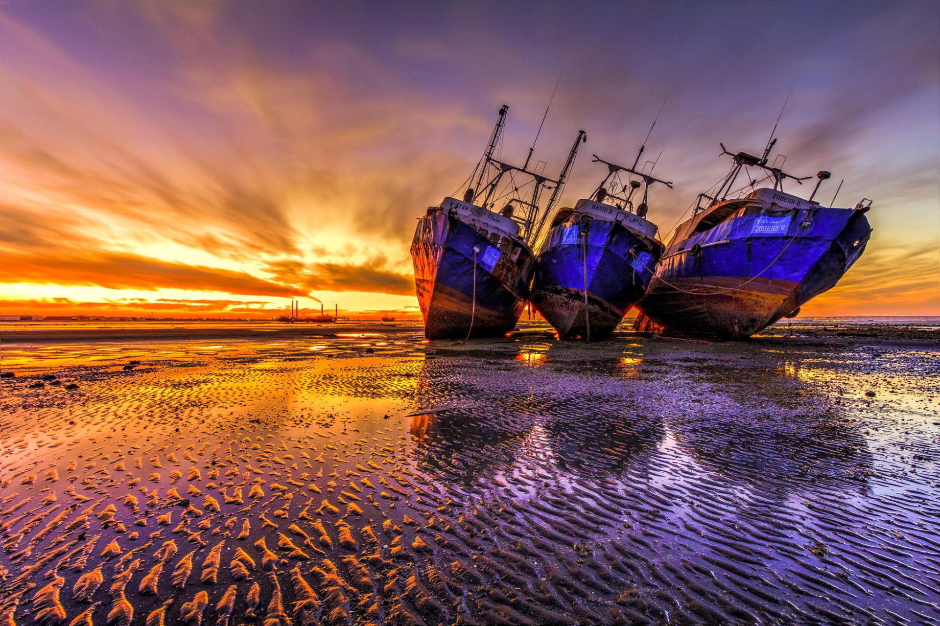 barcos costa amanecer playa naufragio