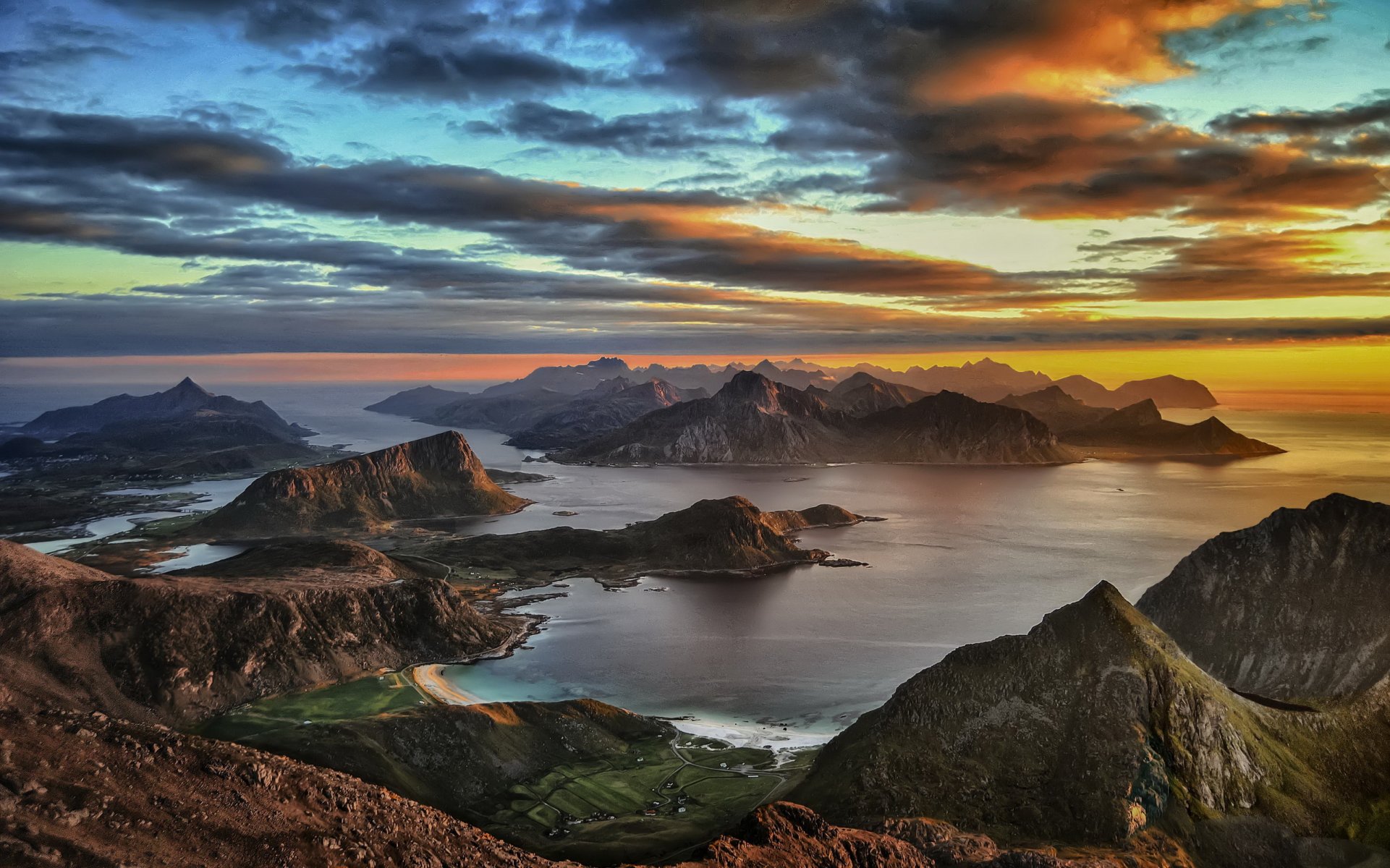 norwegia lofoty wyspy wieczór zachód słońca panorama