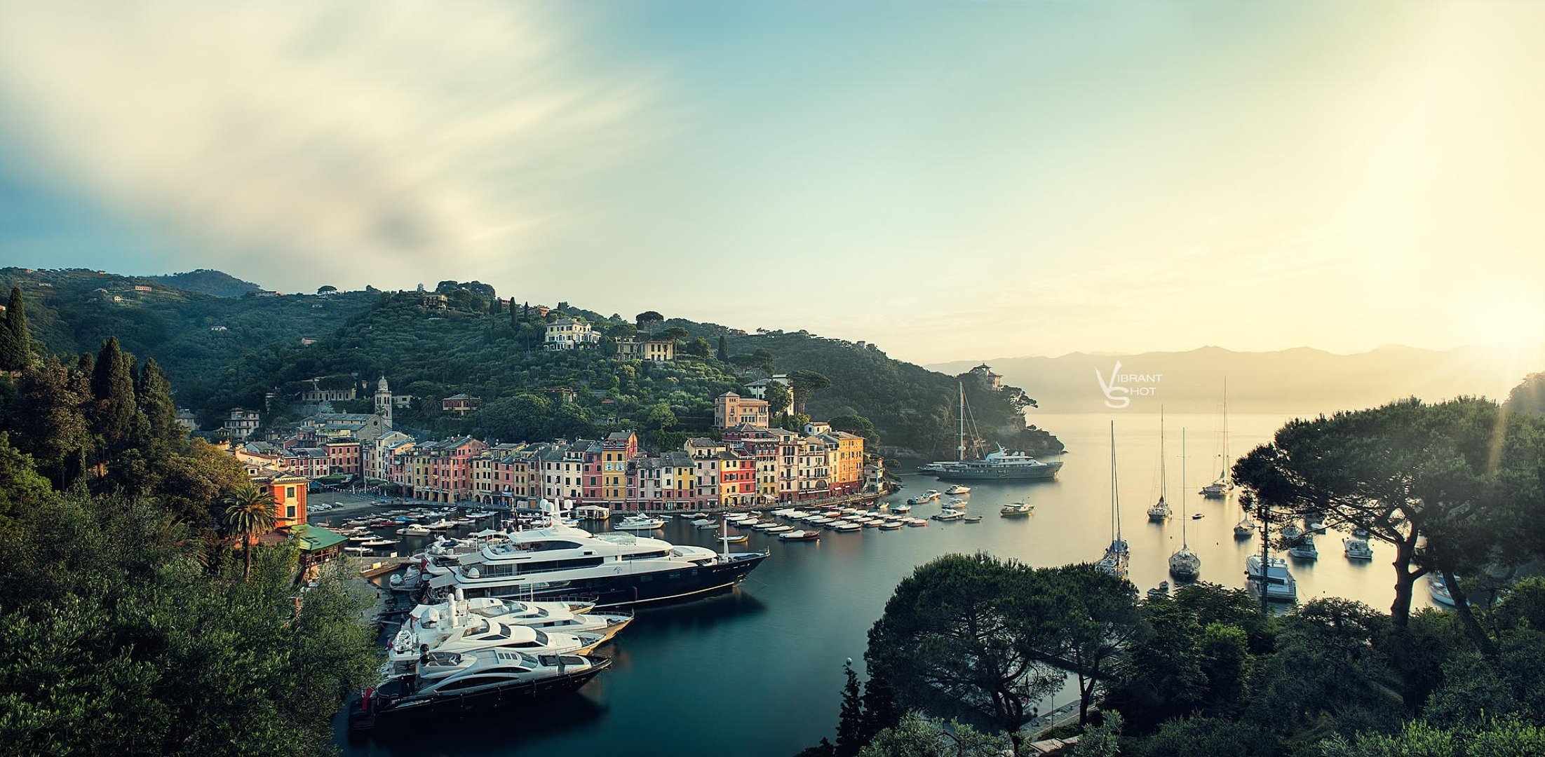 michael woloszynowicz fotografo colline verde porto yacht mattina alba