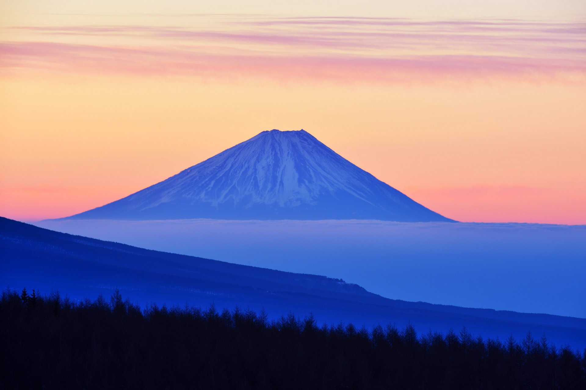 japonia góra fujiyama niebo drzewa zachód słońca chmury