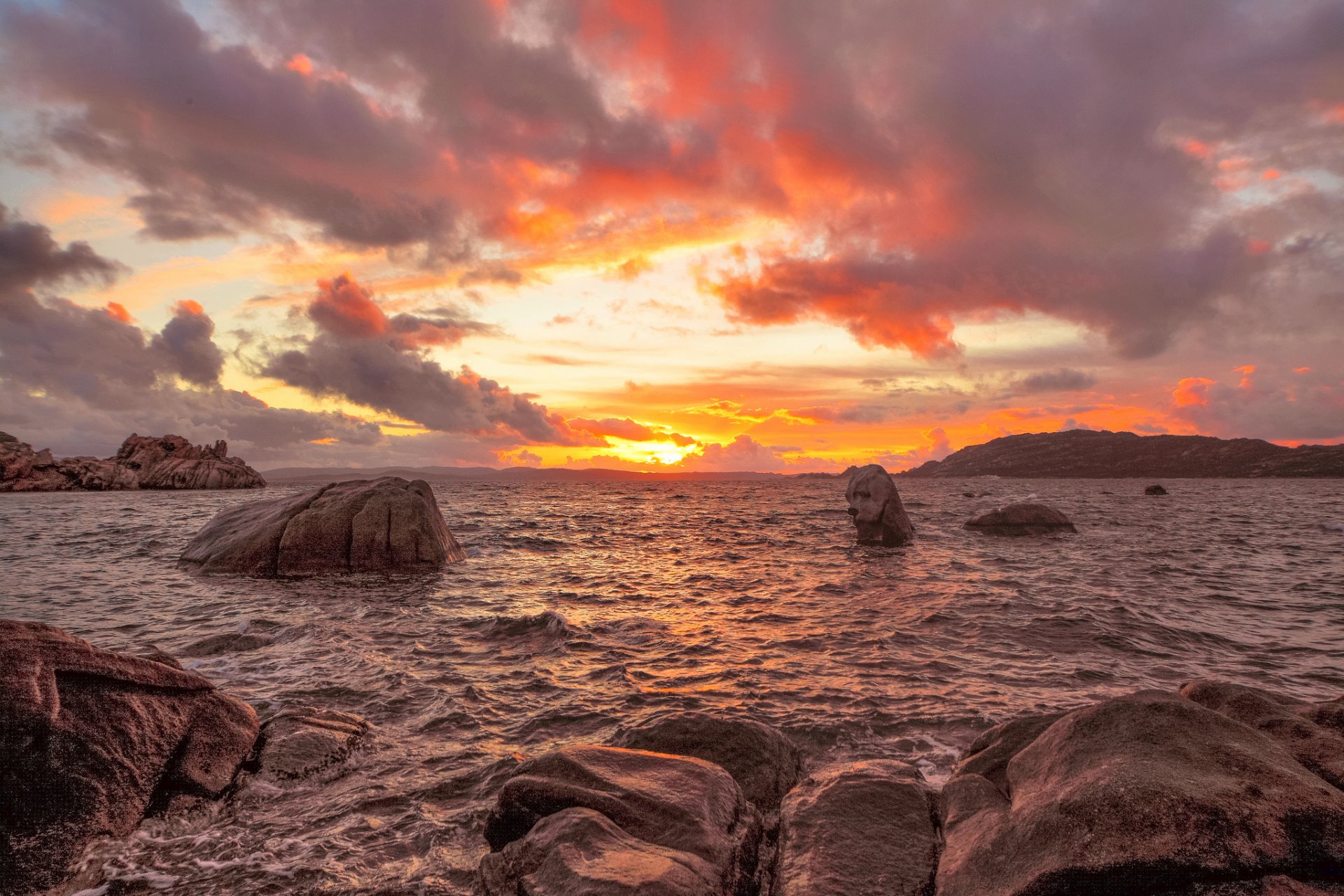 mer rochers pierres coucher de soleil