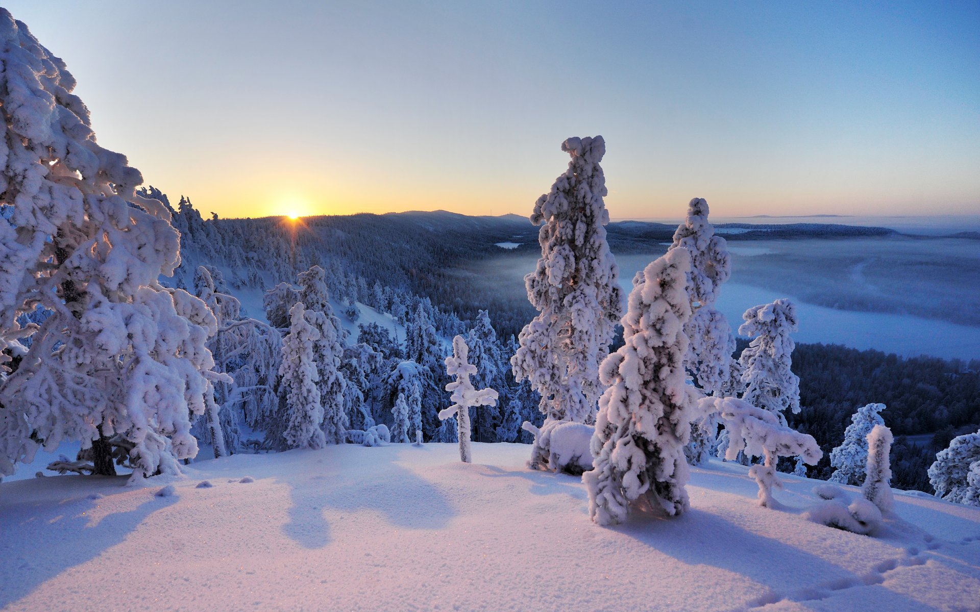 konttainen ruka kuusamo finland snow winter trees panorama landscape