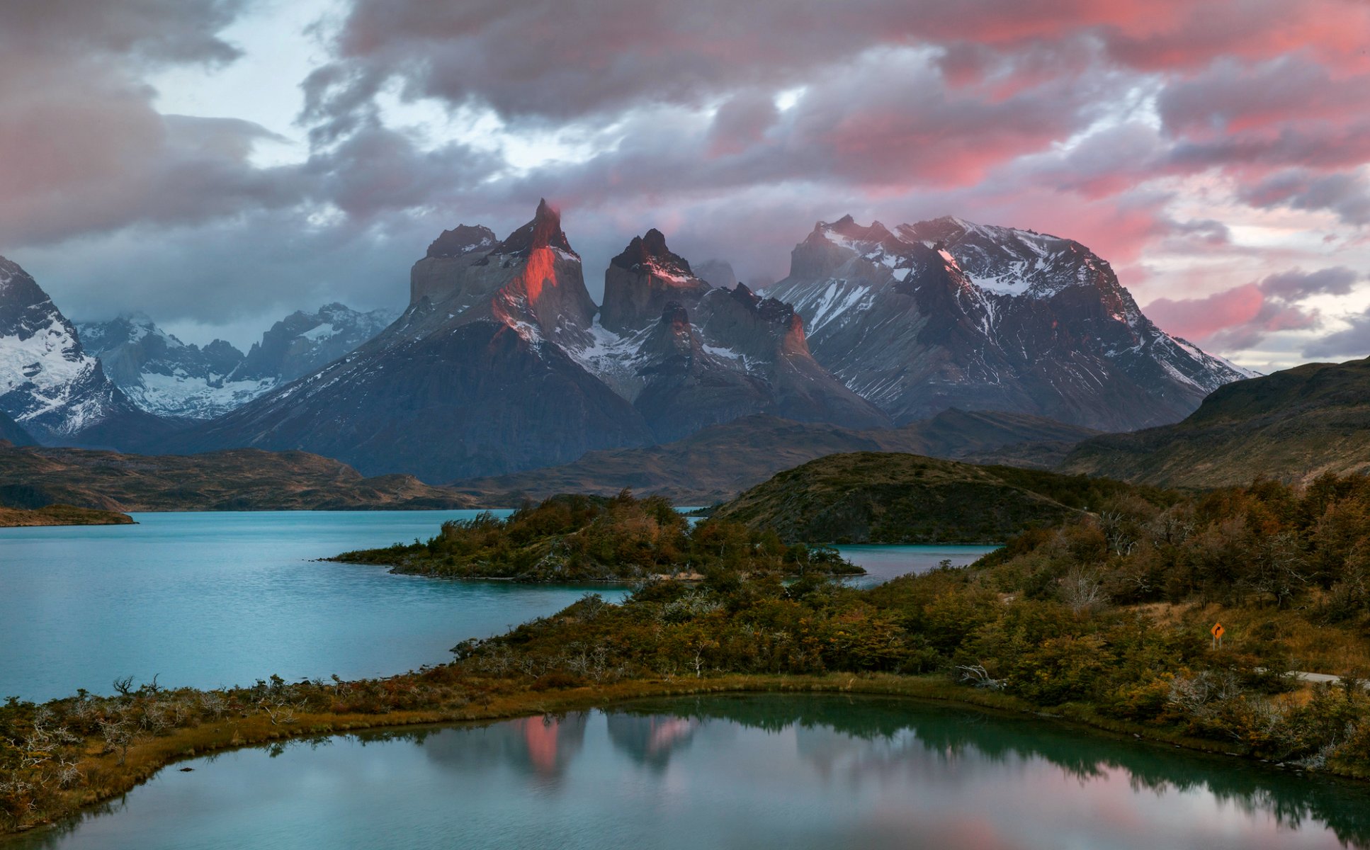 sud america cile patagonia parco nazionale torres del paine ande sera fiume primavera aprile