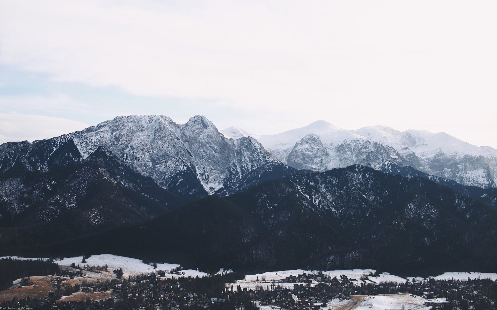 montagne neve inverno alberi pini abeti città