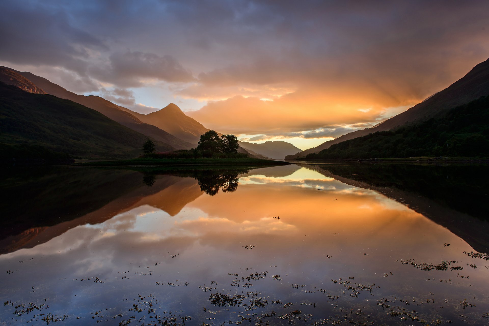 escocia tierras altas puesta de sol septiembre agua cielo colinas