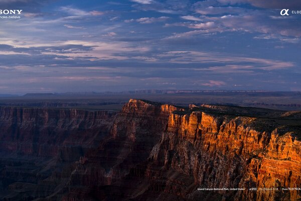 Zachód Słońca w grandcanyon sfotografowany przez sony