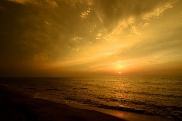 Beautiful sunset photo on the sea