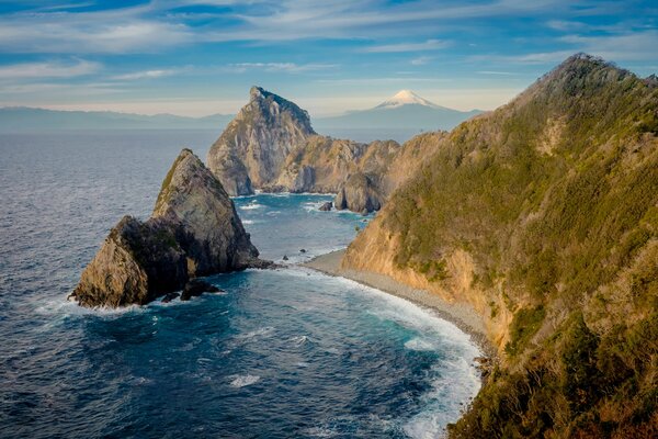 Fuji-Felsen am Meer