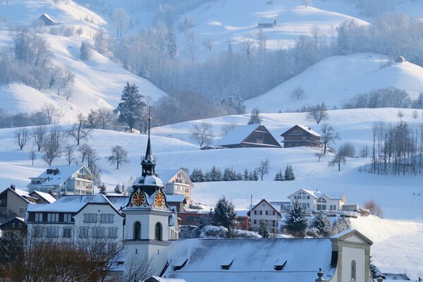 Ville enneigée d un conte de fées magique en hiver