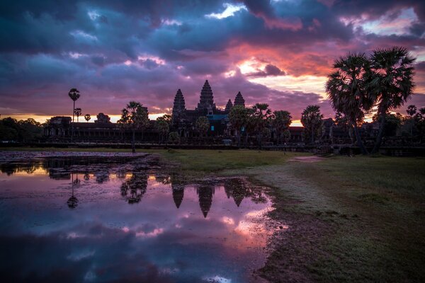 Templo de Angkor Wat a la luz del atardecer