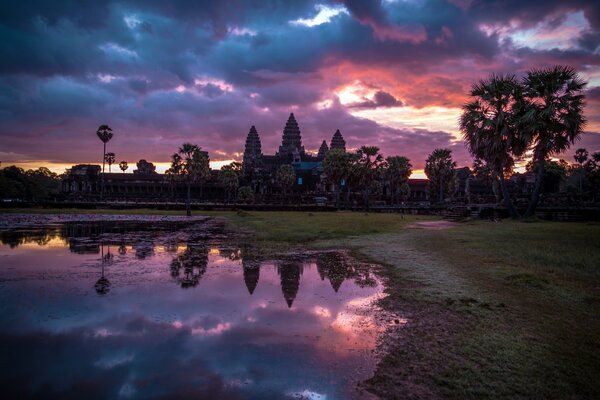 Temple d Angkor Wat à la lumière du coucher du soleil