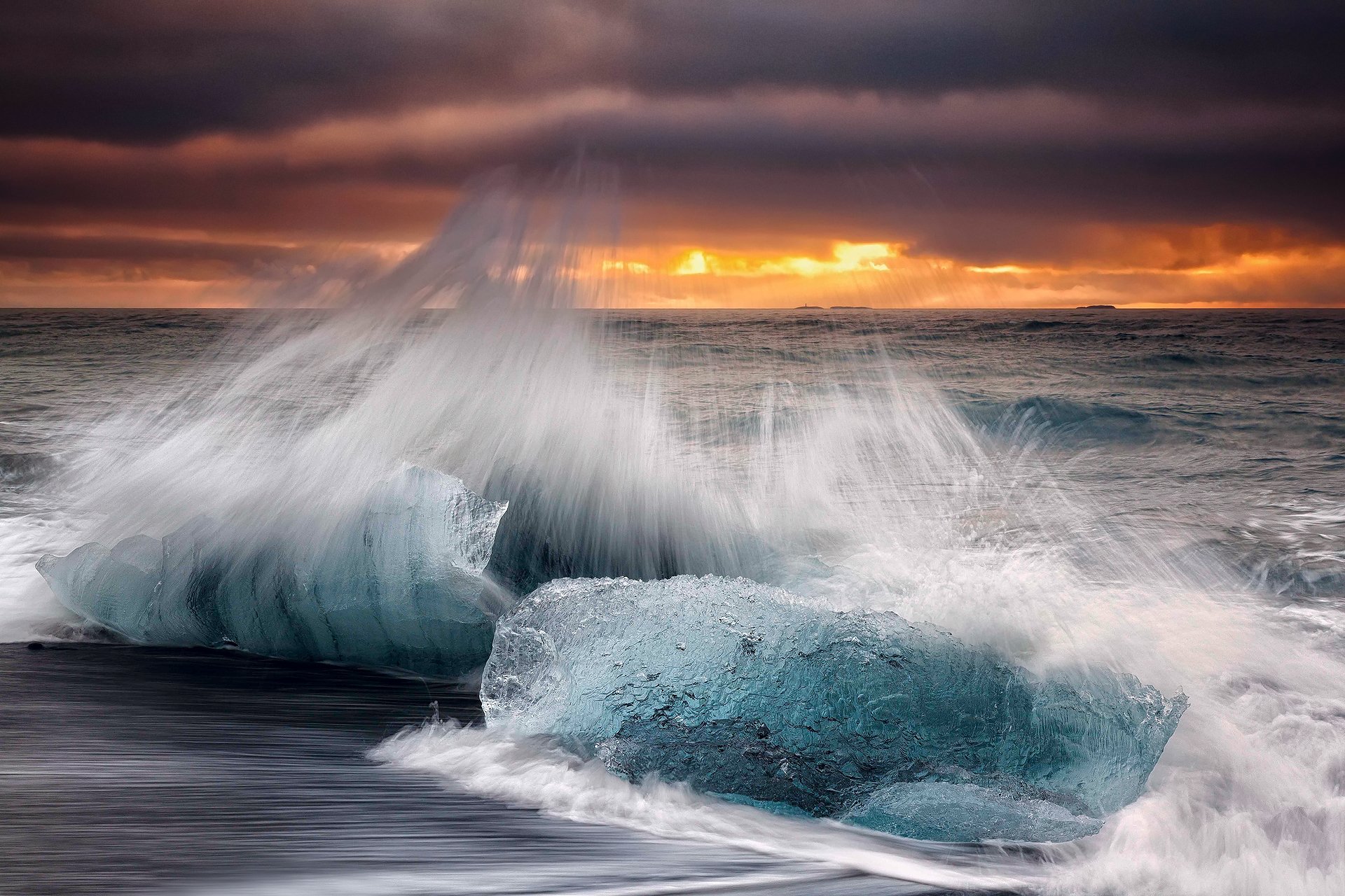 islandia mañana playa exposición olas salpicaduras cielo nubes otoño octubre