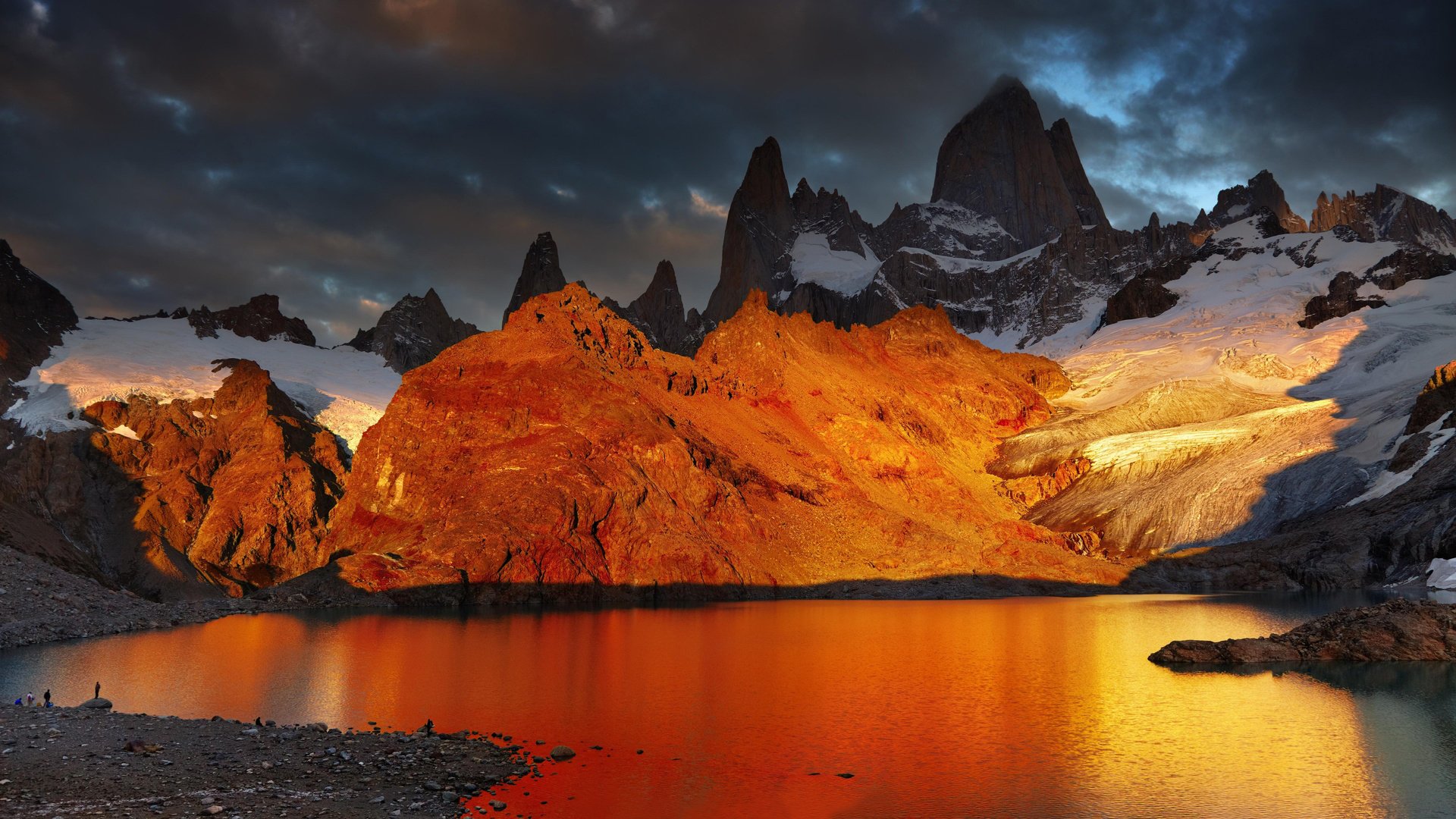 patagonia argentyna laguna de los tres jezioro góry świt śnieg krajobraz