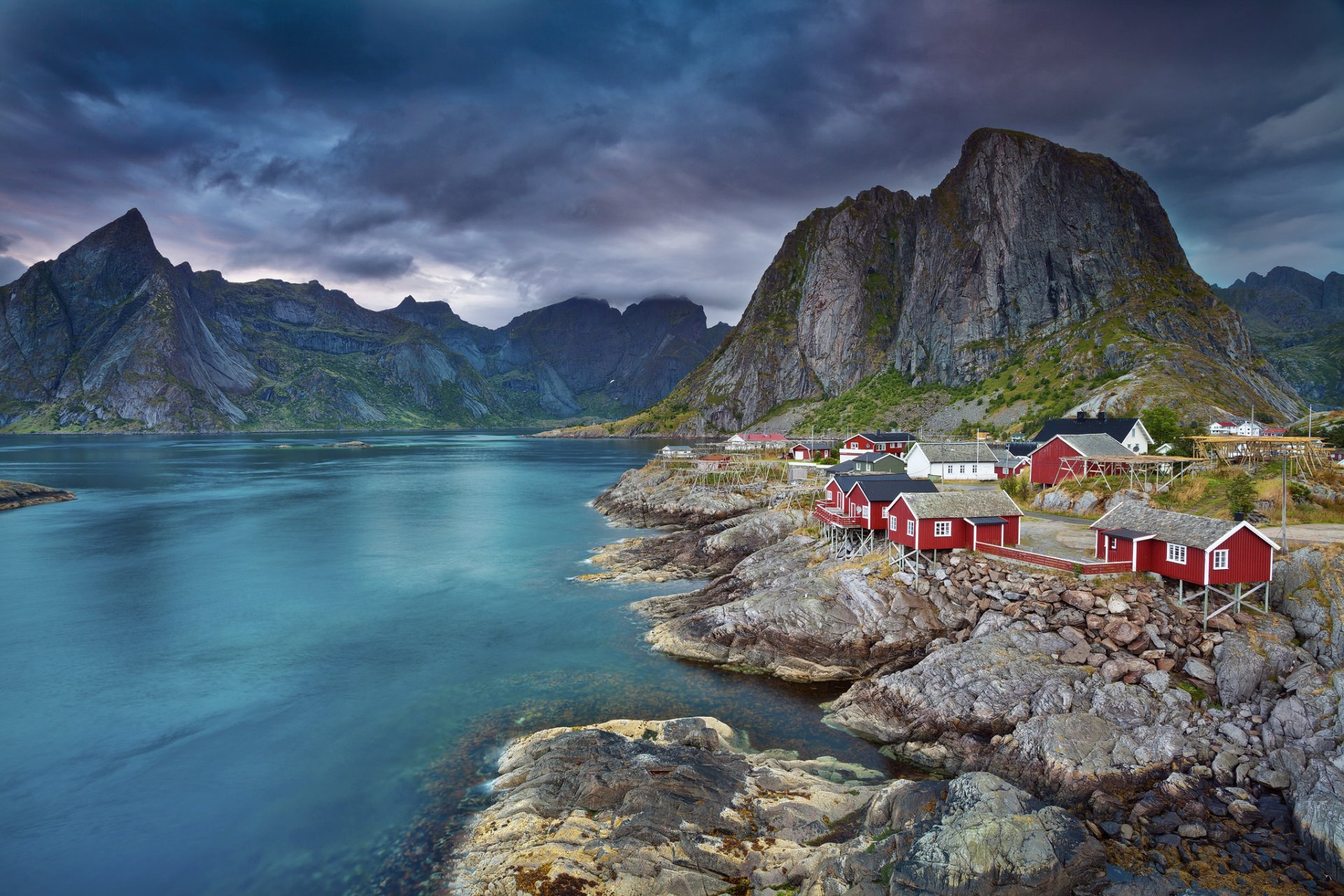 norvège ciel montagnes mer maisons