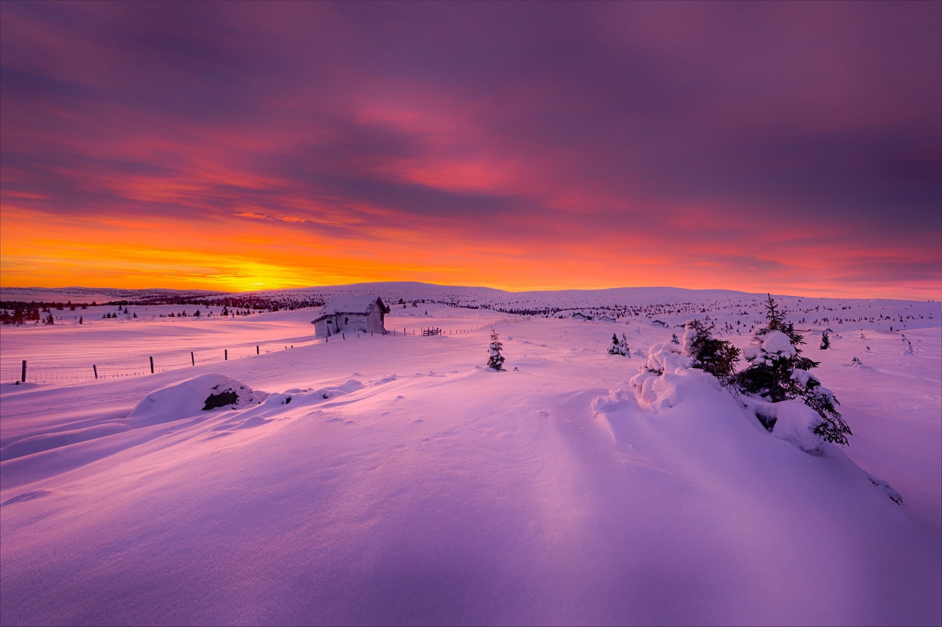 noruega mañana invierno diciembre nieve luz cabaña