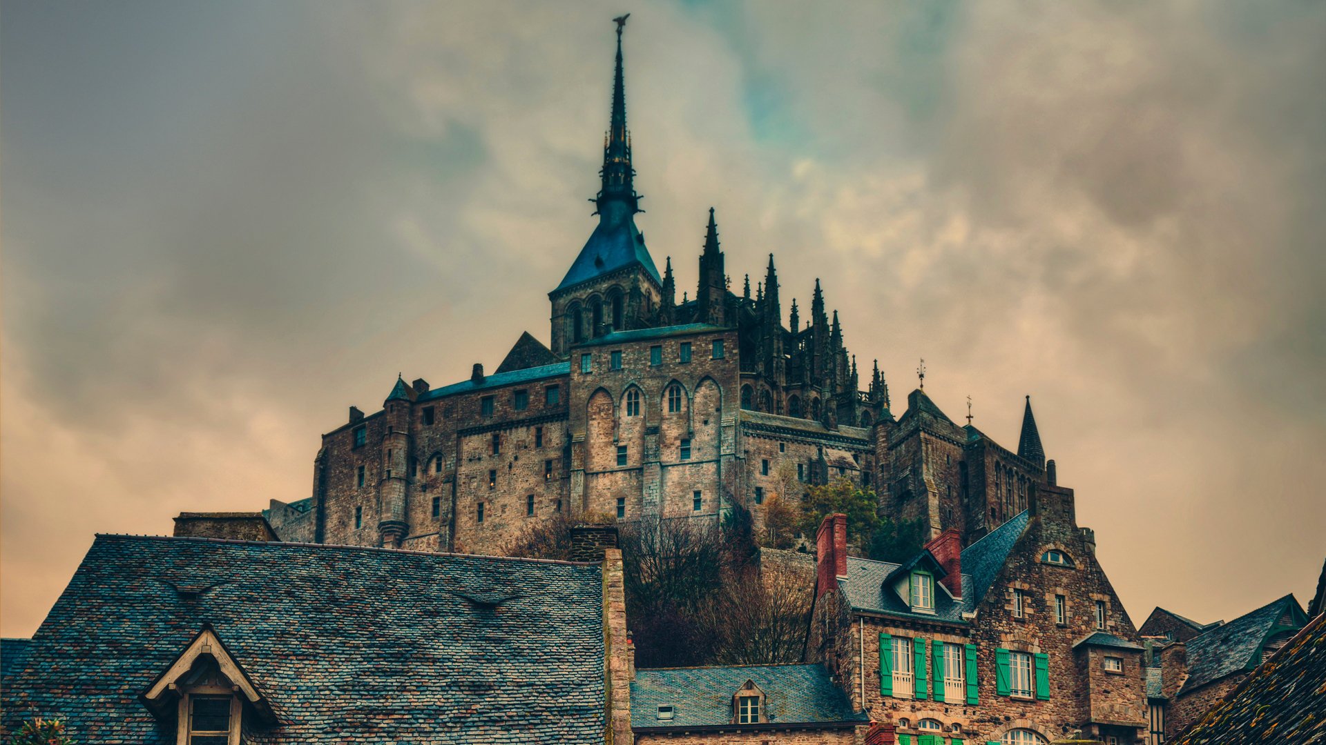 mont saint michel francia cielo nuvole castello torre hdr