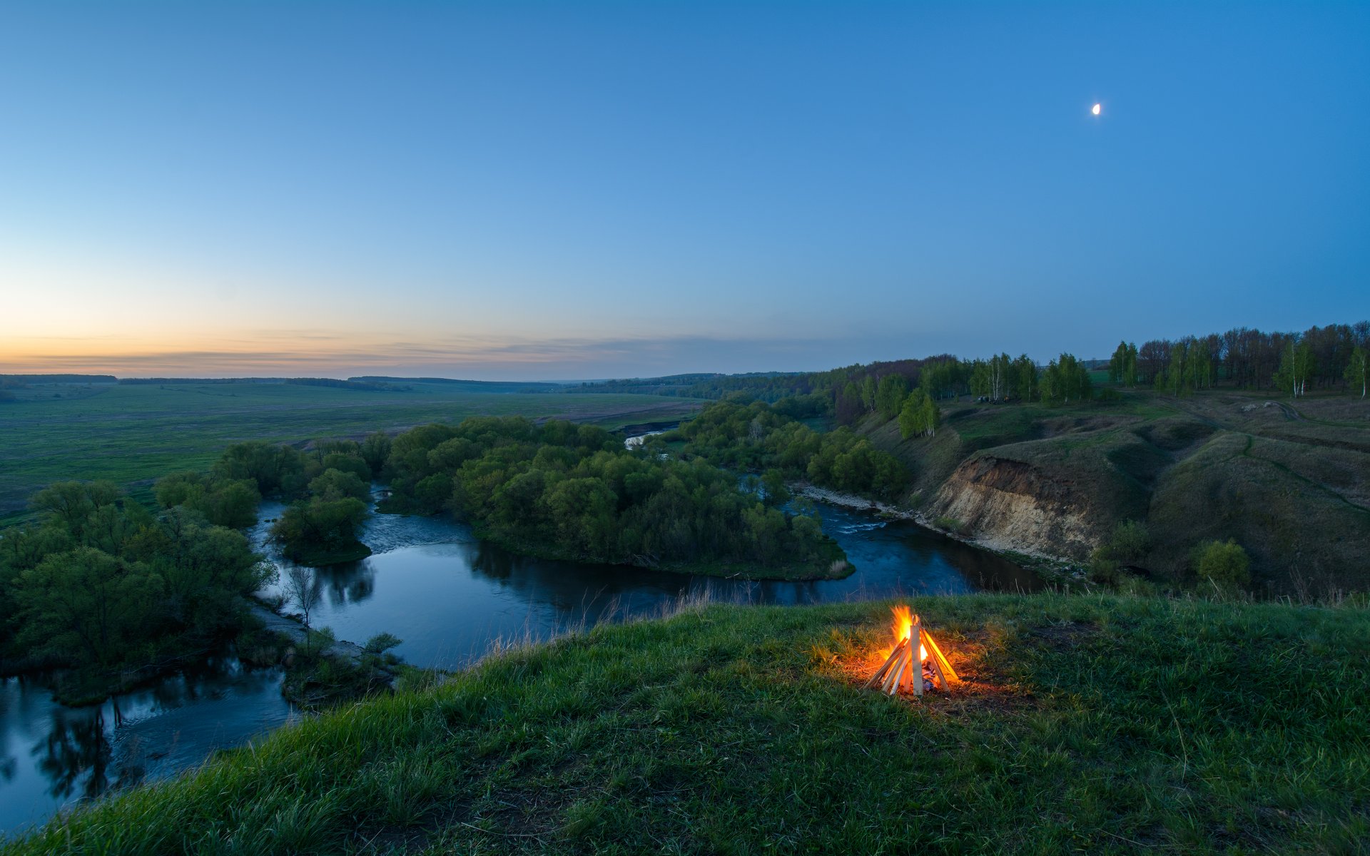 река лес обрыв панорама