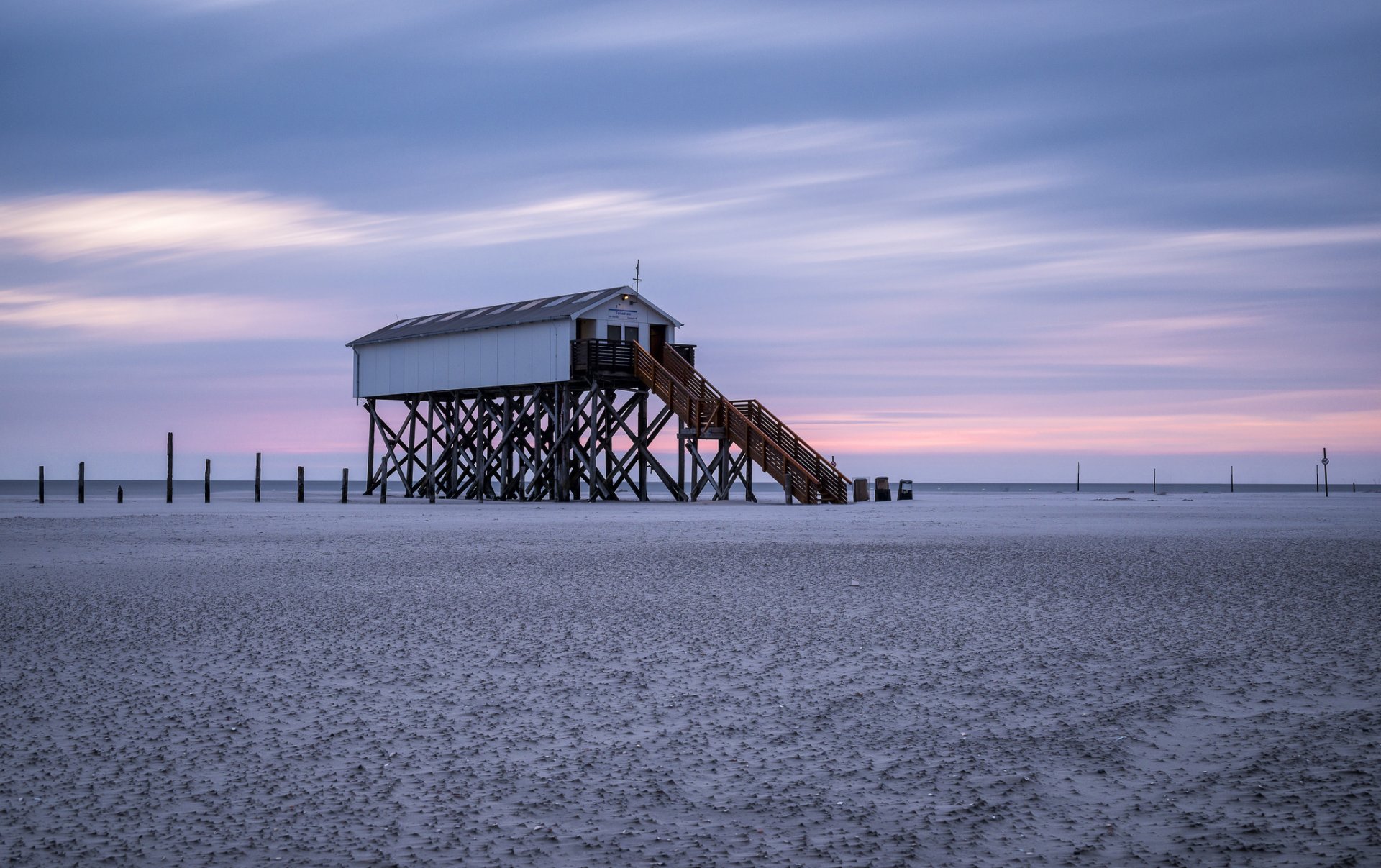 allemagne mer du nord côte plage soir rose coucher de soleil lilas ciel