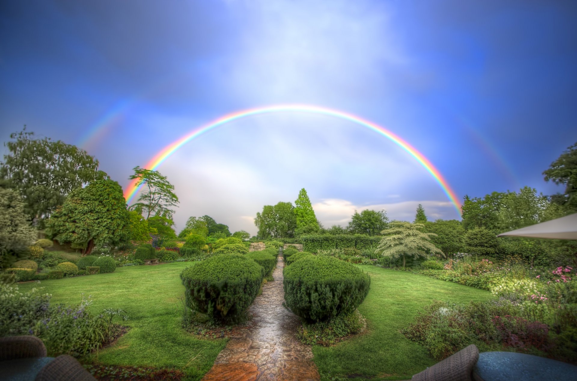 parque callejón camino arbustos árboles cielo arco iris