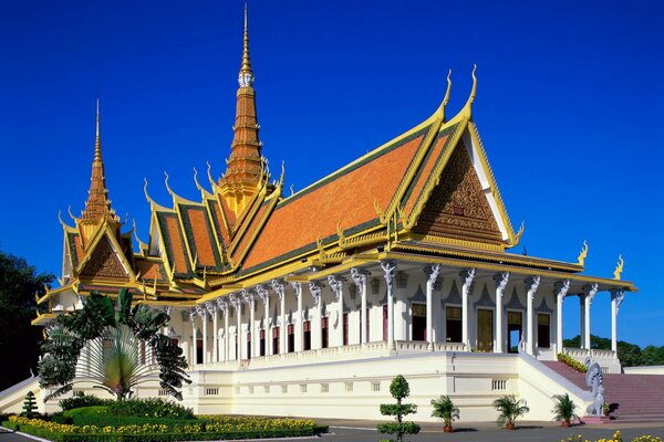 Chinese architecture of the palace with spires