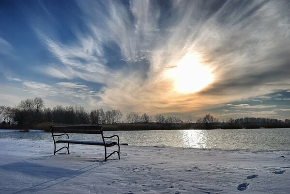 Ruhe im Winter, um den Schnee herum