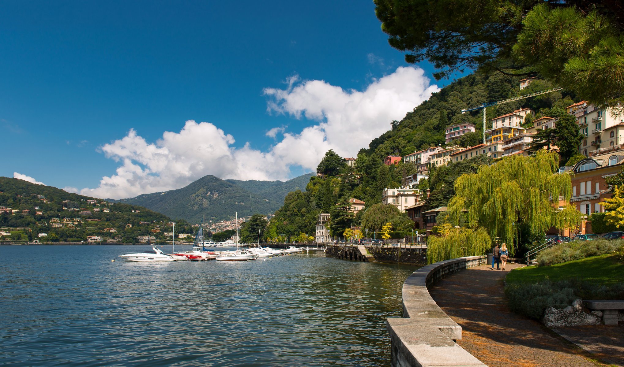 como lombardei italien comer see promenade yachthafen boote