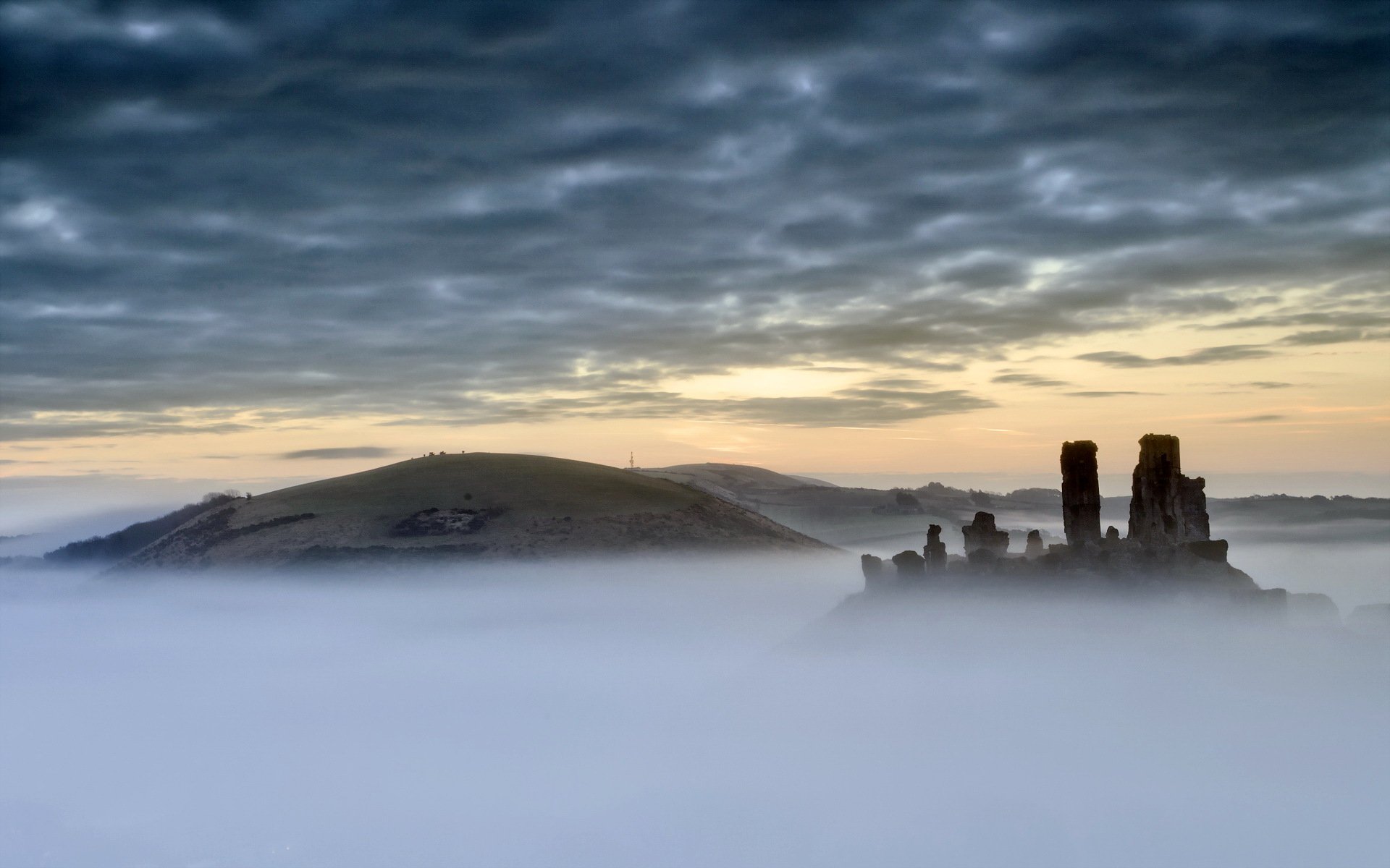 castello di corfù nebbia tramonto paesaggio