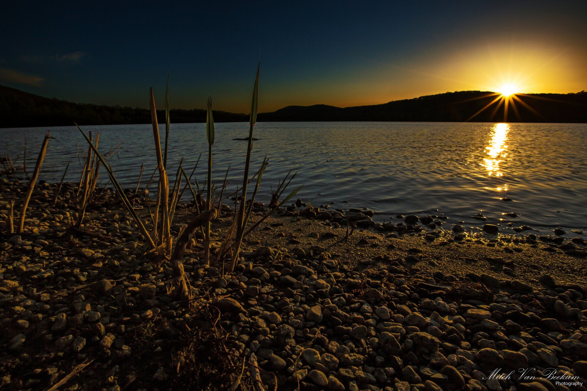 mitch van beekum lago sole tramonto