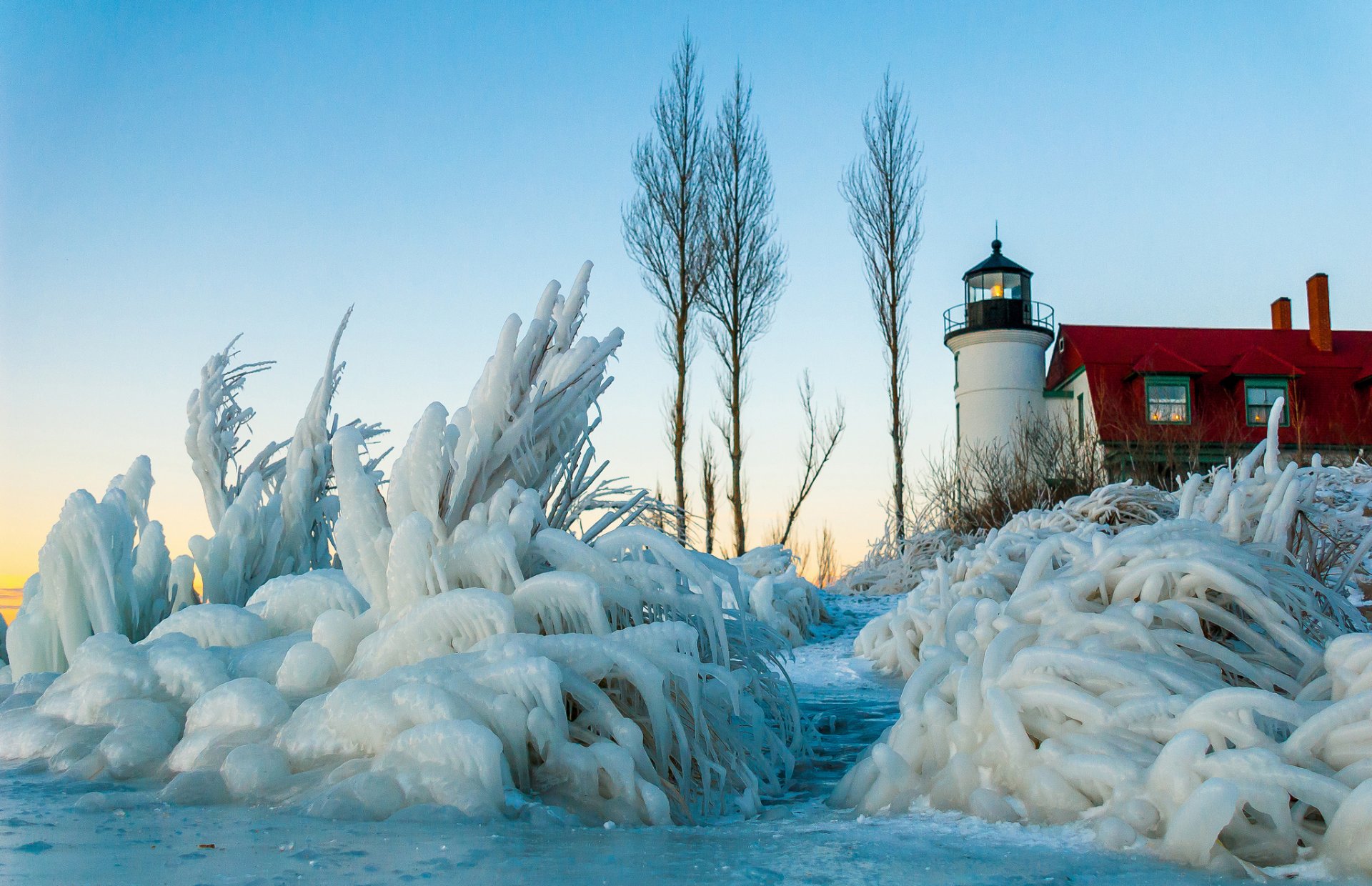 ky winter bush next snow lighthouse house