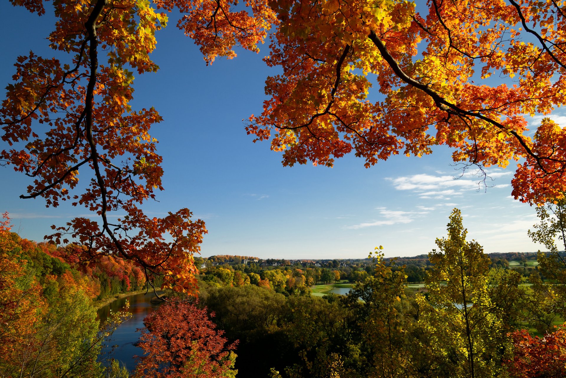 cielo colline fiume lago case alberi autunno