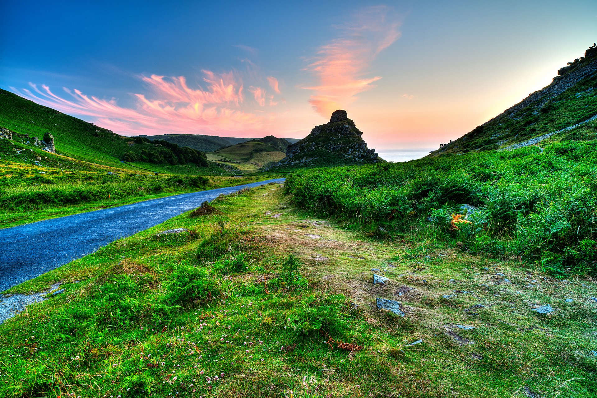 gb exmoor himmel wolken sonnenuntergang felsen gras berge straße