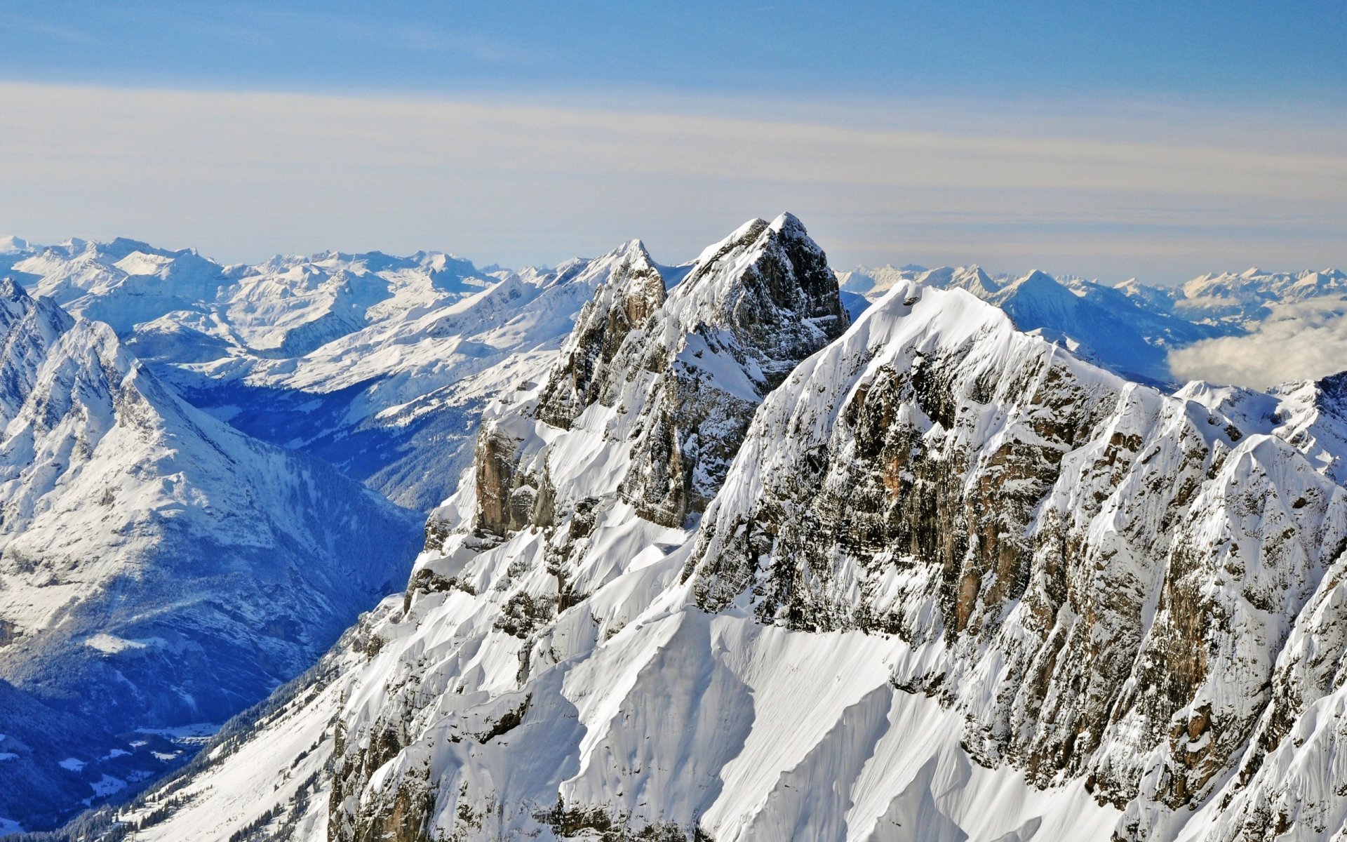 ciel nuages montagnes sommet neige loin horizon hiver