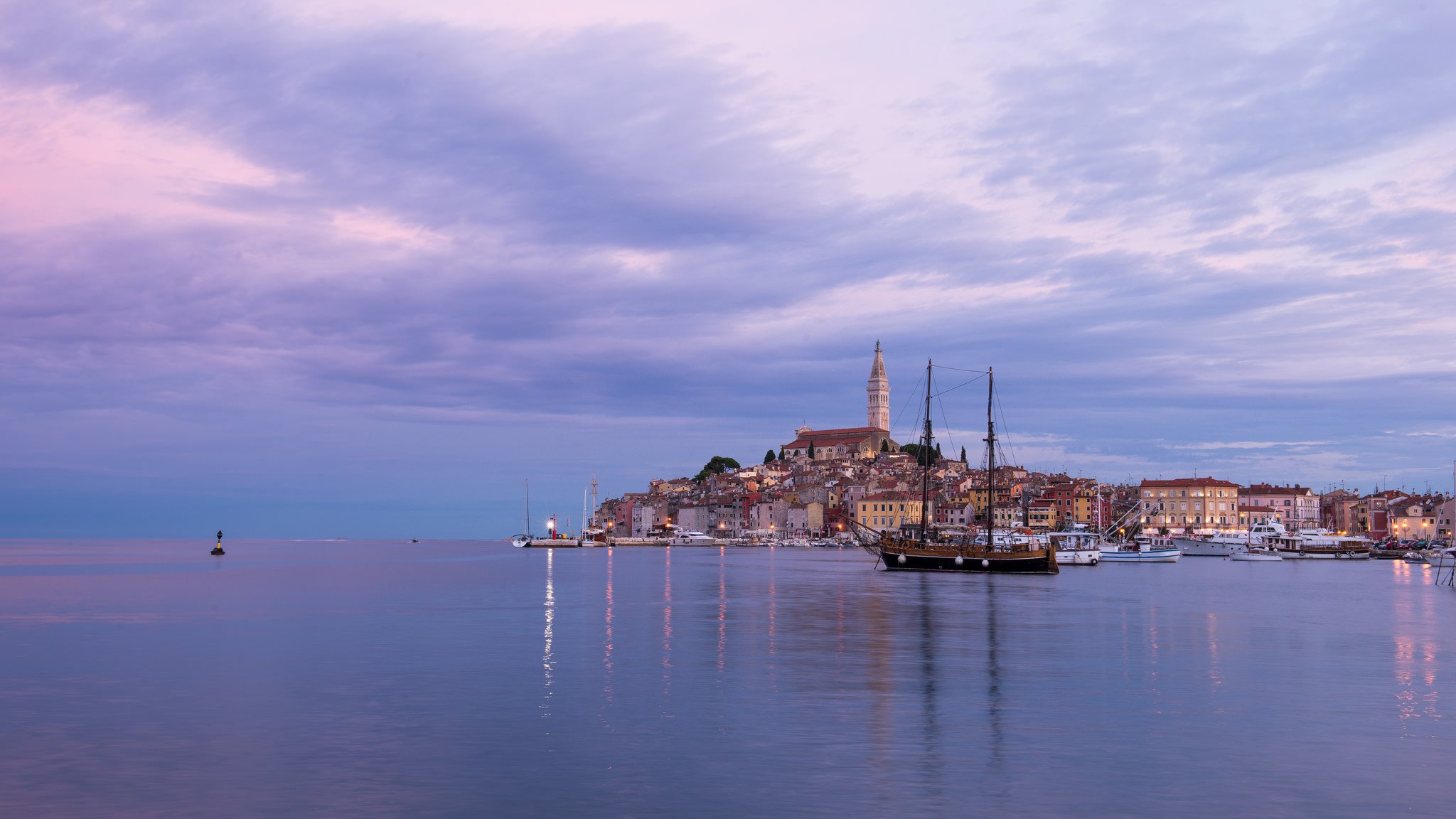 rovinj istria chorwacja adriatyk jachty łodzie budynki