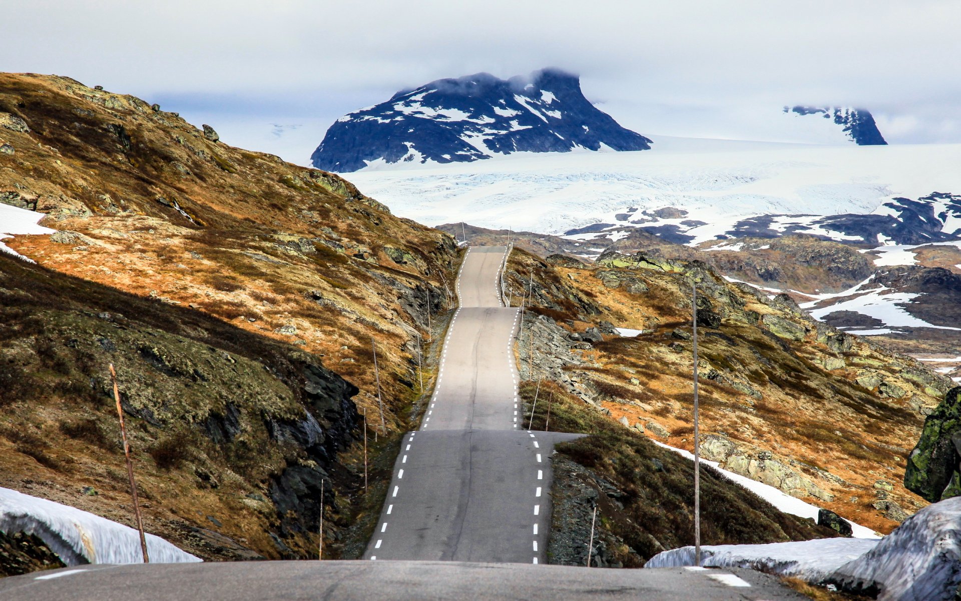 norvège montagnes route glace pics