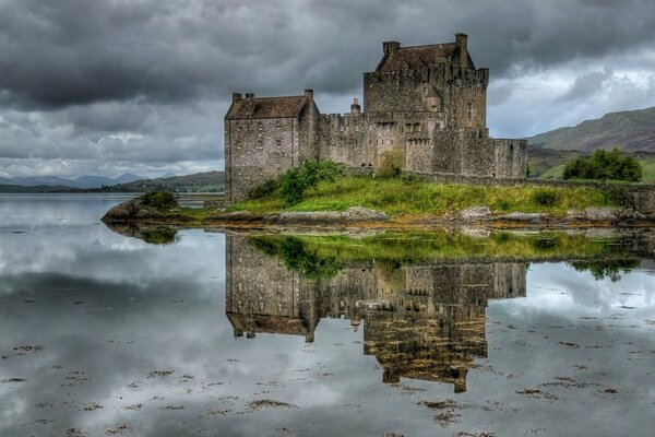 An ancient fortress on the island. Scotland. River