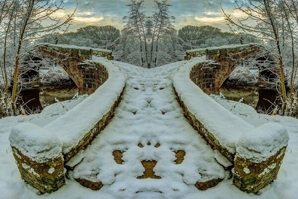 Pont de pierre d hiver. Conte de neige