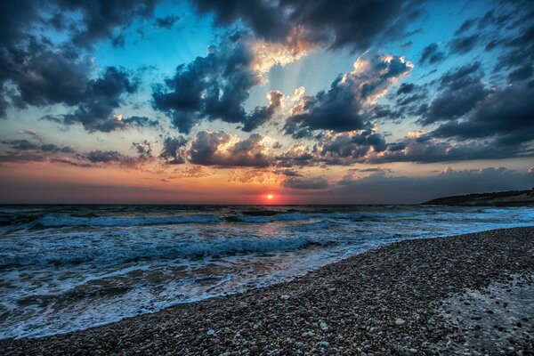 Tramonto sul mare come addio ai parenti