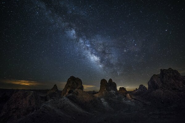 En el espacio se ve la Vía láctea de las estrellas