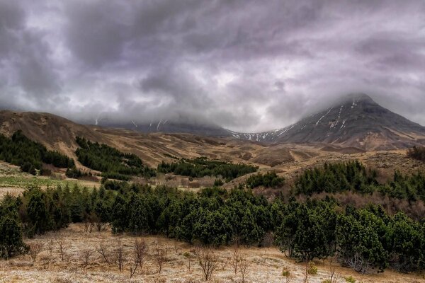 Tundra and mountains before bad weather