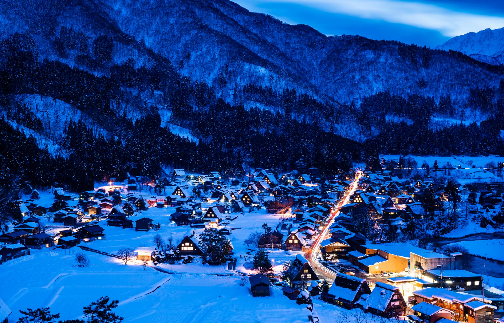 shirakawa-go gokayama isola di honshu giappone notte montagne valle inverno neve case luci