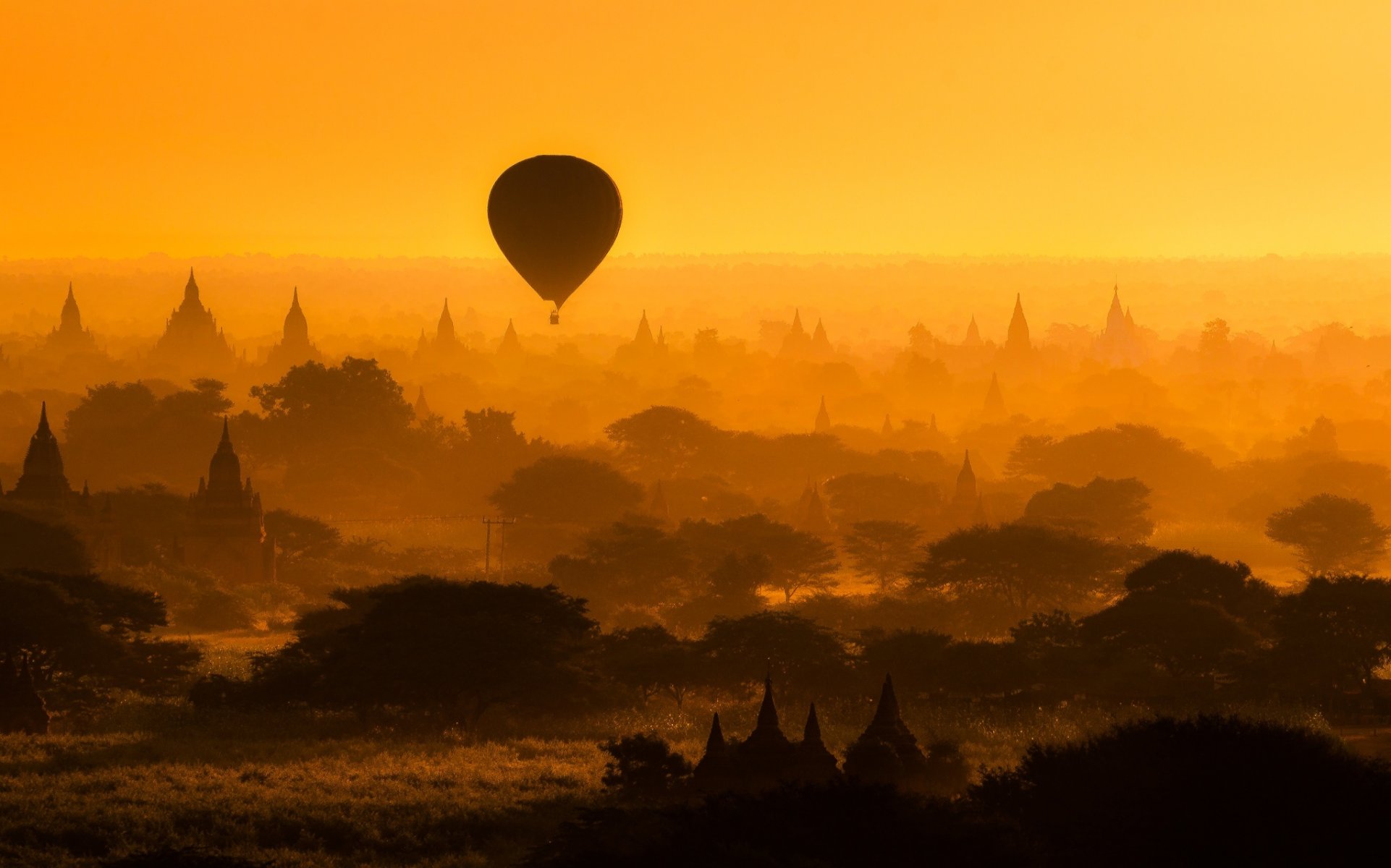 bagan myanmar ballon architecture temples arbres silhouettes