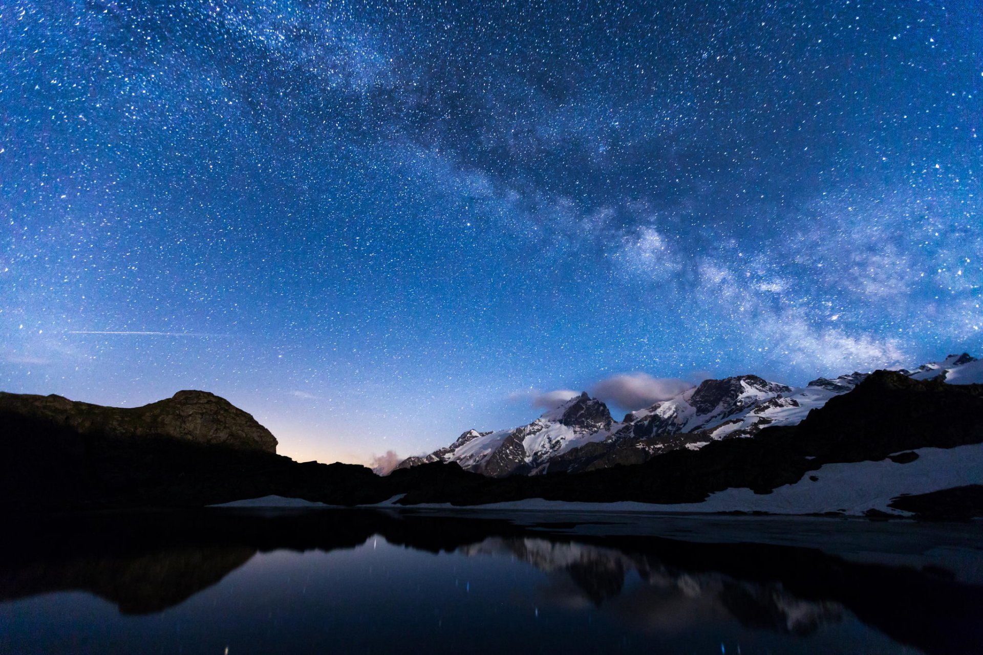 nuit lac montagnes ciel étoiles réflexion